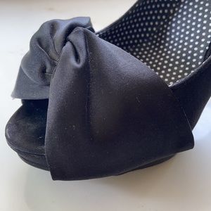 Black Heels Bow Detail